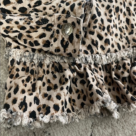 Hello Kitty Leopard 🐆 Print Jacket - Picture 9 of 12